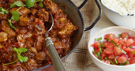 Return lamb to the pan with the curry paste and fry for 1min, stirring. Mary Berry's Lamb Dhansak | Easy lamb curry recipe