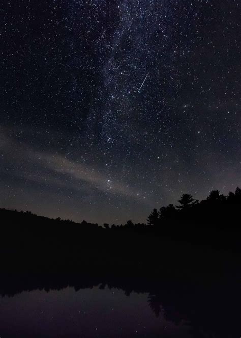 The Milky Way With A Perseid Meteor Photobomb Oc 3392x4846