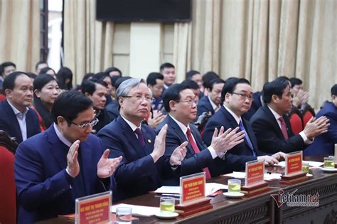 Dưới đây là tóm tắt lý lịch của 4 phó bí thư hà nội: Ông Vương Đình Huệ làm Bí thư Thành ủy Hà Nội