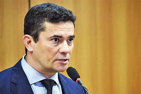 El exministro sergio moro declaró ante la justicia que el presidente brasileño, jair bolsonaro, quería tener el el exjuez sergio moro afirmó ayer que los falsos escándalos no frenarán su misión como. Brazil's Justice Minister Sergio Moro Quits, says ...