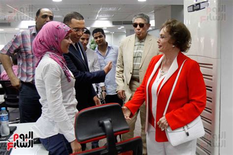 وهي زوجة الرئيس المصري الراحل محمد أنور السادات، كانت أول سيدة أولى في تاريخ الجمهورية المصرية التي تخرج إلى دائرة. بالفيديو والصور.. جيهان السادات تزور مقر "اليوم السابع ...