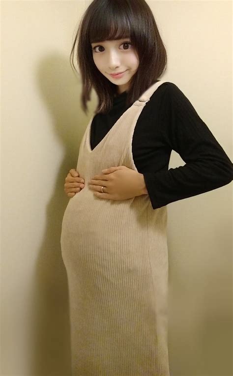 妊娠 週 お腹が少し膨らみ始めた 相咲萌江オーバーオール妊婦女装妊婦フェチをメジャーな趣味に