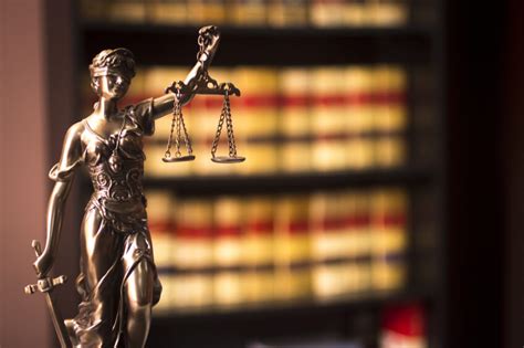 Es la petición que hace que una entidad se dé cuenta de una situación irregular en el funcionamiento de sus servicios. Definición de Derecho de petición » Concepto en Definición ABC