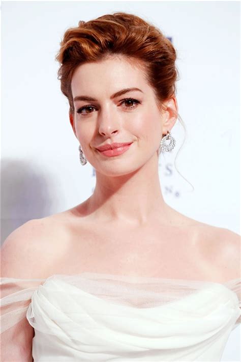 Anne Hathaway Just Debuted A Red Hair Color Bright Red Hair Color New