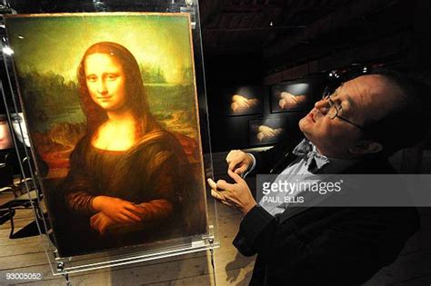 Secrets Of The Mona Lisa Photos And Premium High Res Pictures Getty