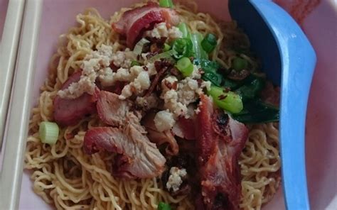 Kolo mee is a sarawak malaysian dish of dry noodles tossed in a savoury pork and shallot mixture, topped off with fragrant fried onions. Best Sarawak Kolo Mee in PJ — FoodAdvisor