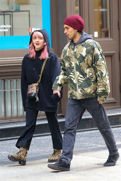 Maisie Williams Steps Out For Some Shopping With New Boyfriend Reuben