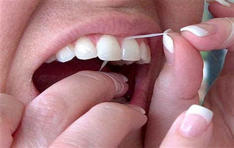 You’re Flossing Your Teeth Wrong Here’s How You Should Do It The Discover Reality