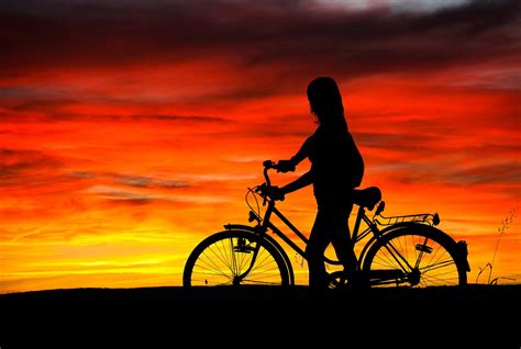 Girl And Bike Sunset Silhouette Fotografie Sonnenuntergang Kunst