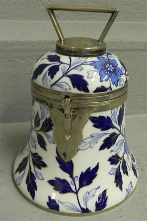 118 Blue And White Porcelain Biscuit Jar Lot 118 Blue And White