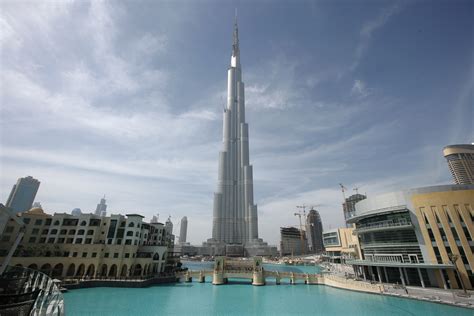 Burj Khalifa Skyscraper Dubai Suzzstravels