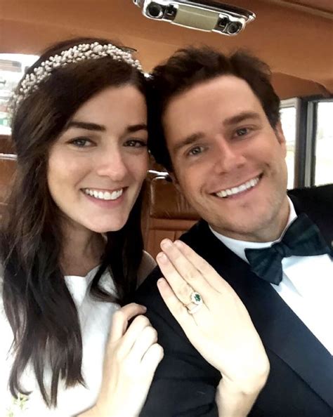 Sarah vickers shows off her wedding band after marrying kiel james patrick at a christmas tree farm. Couple Has Christmas Tree Farm Wedding to Honor Tradition ...
