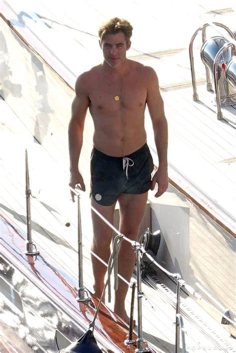 Chris Pine Shirtless In Italy Pictures August 2018 Popsugar Celebrity