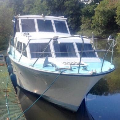 Browse cabin cruisers or place a free ad today on vivaboats.com! Colvic 28 Traveller Cabin Cruiser for sale from United Kingdom