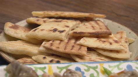 April 30, 2020june 5, 2020 by deb jump to recipe, comments. Yoghurt Flatbread | Recipe in 2020 | Masterchef recipes ...