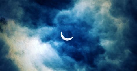 Although up to six people can be on one device for the pass, you will need to purchase each pass separately. Total Solar Eclipse: Guess How Many People Can Actually ...