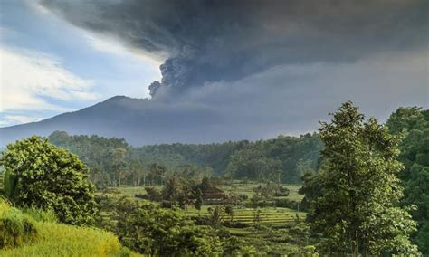 Kamis, 28 juni 2018 | 17:56 wib. Foto-foto Gunung Agung Meletus di Bali yang Indah November ...