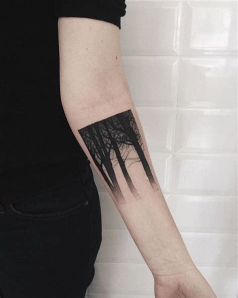 And today, this is the 1st sample picture. 40+ Ever-So-Tasteful Forearm Tattoos For Women - TattooBlend