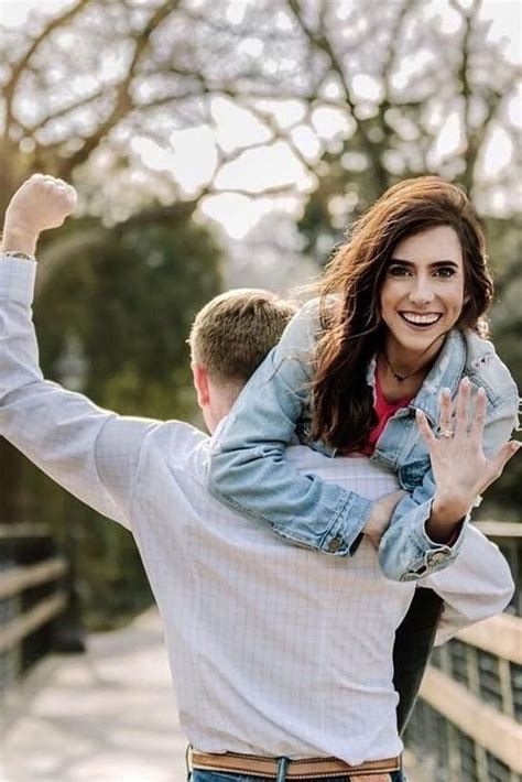 37 Romantic And Sweet Engagement Photo Ideas To Copy Fun Engagement