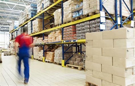 Find Warehouse Workers Navigating The Challenges Kanban Logistics