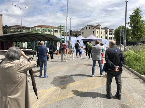 Crisanti e sua moglie nicoletta hanno condiviso la vita privata ma anche quella professionale. Padova, code record per fare il tampone nell'ospedale di ...