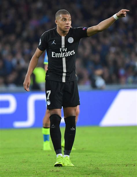 20 décembre 1998, à paris (75) taille : Kylian Mbappé aseguró que este año no merece el balón de ...