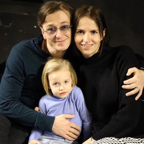 Сергею безрукову недавно исполнилось 45. Сергей Безруков выложил фото с Анной Матисон и 3-летней ...