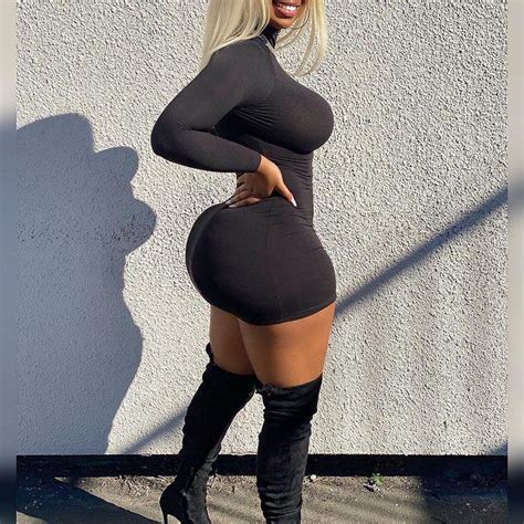 Now You Tell Me If This 🍑 Gotten Big Or This Photoshop Rravenloso