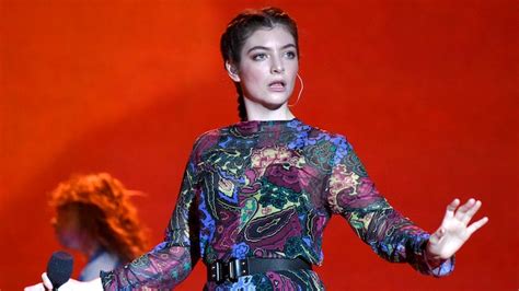 Quatro anos separam o primeiro hit de lorde, royals, do disco lançado pela cantora e compositora neozelandesa nesse ano, melodrama. Stream Lorde's New Album Melodrama | Pitchfork