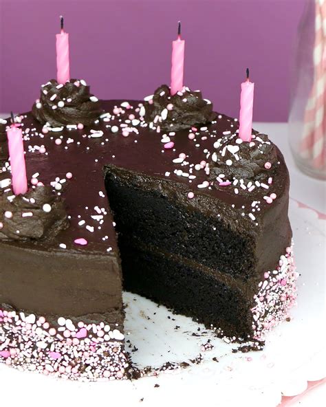 Video The Best Chocolate Cake With Chocolate Frosting The Lindsay Ann