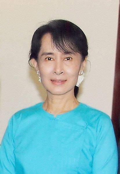Jun 14, 2021 · die strafrechtlichen anklagen gegen aung san suu kyi sind falsch und politisch motiviert durch die absicht, ihren sieg bei den wahlen vom november 2020 zu annullieren und zu verhindern, dass sie jemals wieder für ein amt kandidiert, teilte phil robertson von der menschenrechtsorganisation human rights watch mit. File:Aung San Suu Kyi.jpg - Wikimedia Commons