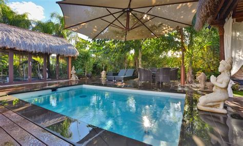 Plunge pools have been exploding in popularity outside the united states for the last few years and we are just starting to play catch up on the trend. Can Plunge Pools be Built Above the Ground?