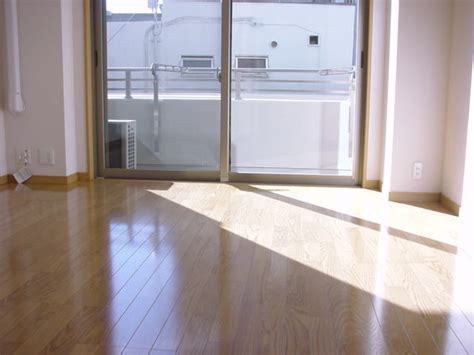 その名はラムネ 風貌は決して医者には見えず、どんな時も自由にふるまい、さらに口まで悪い。 けれど ひとたび怪病に向き合えば 患者たちが心の底に隠していた悩みの原因を、瞬時に暴いて治療する そしてその先には－－ 。 【日当たり】東向き・西向き・南向き・北向きごとで解説 ...
