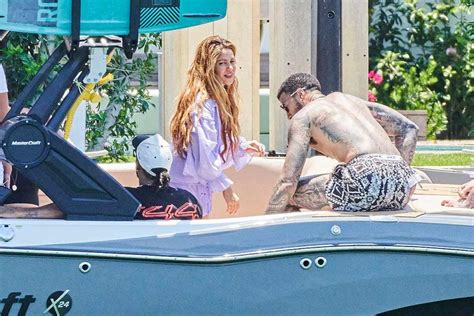 Shakira Hangs Out With F Star Lewis Hamilton On Boat Outing After Miami Grand Prix