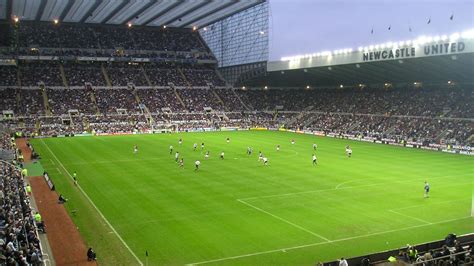 Newcastle united zal zijn stadion st james' park na 109 jaar omdopen tot de 'sports direct arena'. Newcastle United F.C. (Football Club) of the Barclay's ...