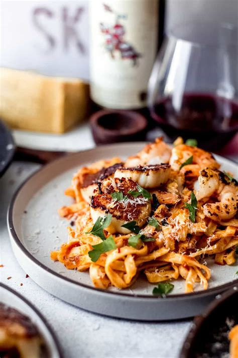Once you master these easy recipes, there's no limit to how many sauce variations you. seafood pasta with arrabiata sauce dialaskitchen ...