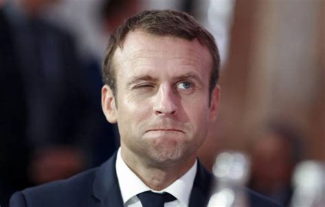 Découvrez Le Portrait Officiel Demmanuel Macron