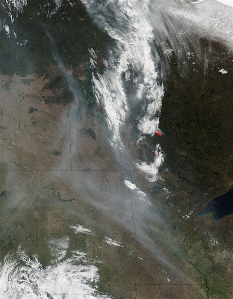 Canadas Fort Mcmurray Wildfire Is So Massive You Can See It From