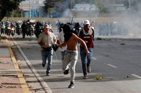 crisis política en venezuela ong reporta al menos 26 muertos por protestas en venezuela