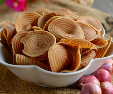 Bila tiba hari raya, bila geng mak jemah bersatu, otak2 mereka tiba2 berfungsi, ram terus speed laju sampai anak pun dia lupa. 6 Resipi Kudapan Ringan Paling Popular & Wajib Ada Bila ...
