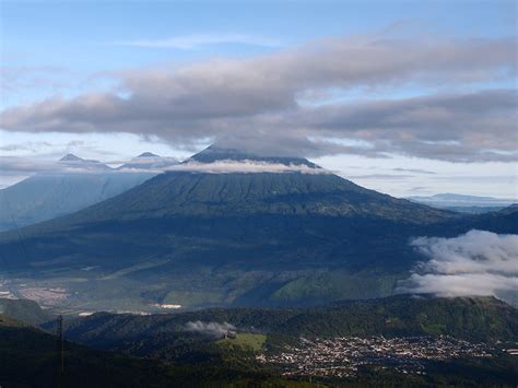 Cadena Volcanica Volcanes De Agua Fuego Y Acatenango En Flickr