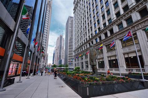 Typical Street Scene Downtown Chicago Editorial Stock Image Image