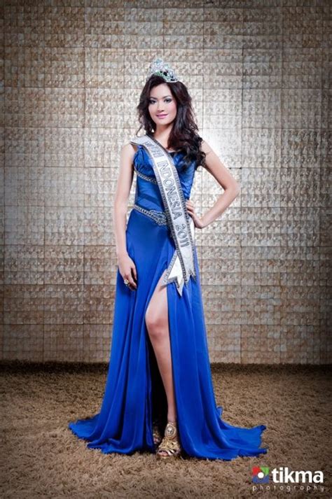 Reinas Universal Maria Selena Miss Indonesia 2012 Official Photos