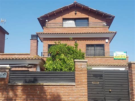 .venta en castelldefels, barcelona en thinkspain, el portal líder sobre españa con más de 250.000 inmuebles, casas y tipo loft, antes tres habitaciones, en una zona residencial de castelldefels. casa en venta castelldefels