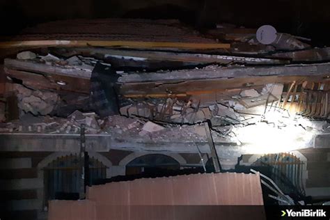 Malatya da deprem sonrası boşaltılan 3 katlı bina yıkıldı YeniBirlik