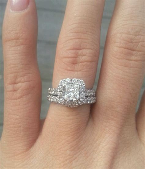 The Best Engagement Ring Style For Her Finger Shape