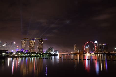 무료 이미지 빛 지평선 밤 시티 마천루 도시 풍경 황혼 저녁 반사 경계표 해안가 싱가포르 중심지