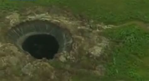 Here S What The Inside Of The Giant Hole To Hell In Siberia Looks Like