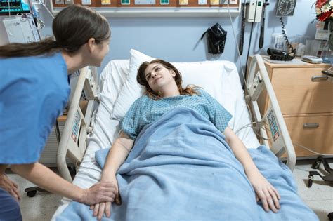 8 Ways Nurses Can Ease Patient Anxiety Woman Around Town