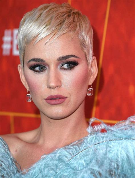 Celebrity Makeup Looks To Inspire Your Holiday Beauty Huffpost Life